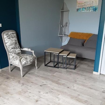 La Tourterelle Apartment Thaims Bagian luar foto