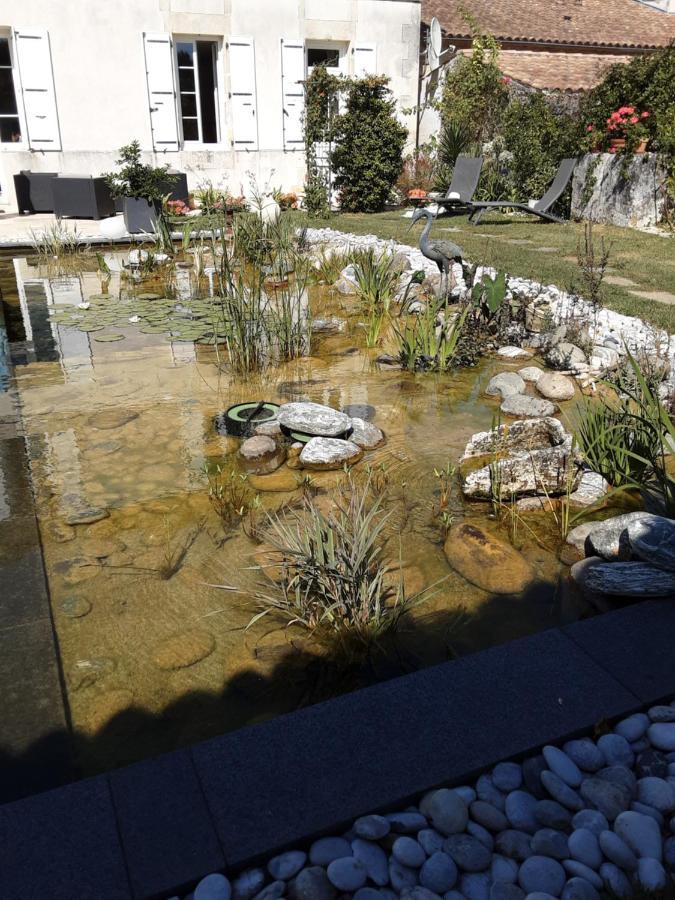 La Tourterelle Apartment Thaims Bagian luar foto